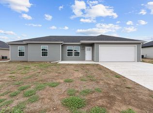 1207 Harbor Dr, Salina, KS 67401