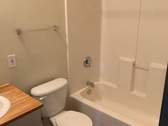 2nd image of 2030 N Pacific Ave #303