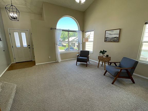 4th image of 6557 Sproul Ln
