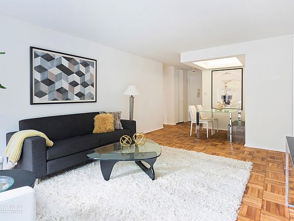 2nd image of 2039 Broadway #2G