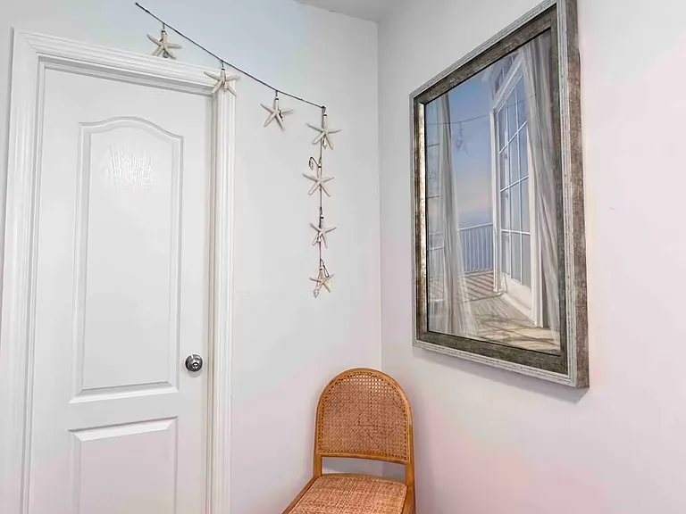 116 E 14th St #3 — Photo 10