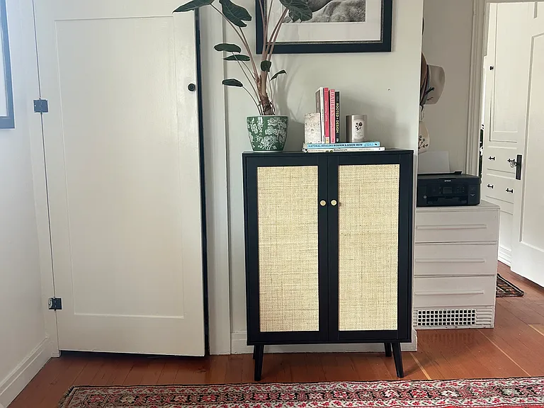 Office space, nursery, or bonus room in between bedrooms.
