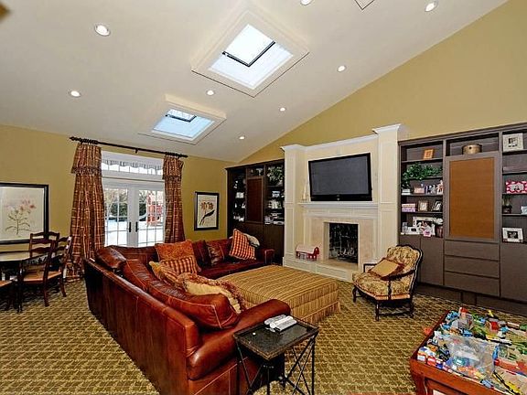 5th image of 51 Colgate Ln
