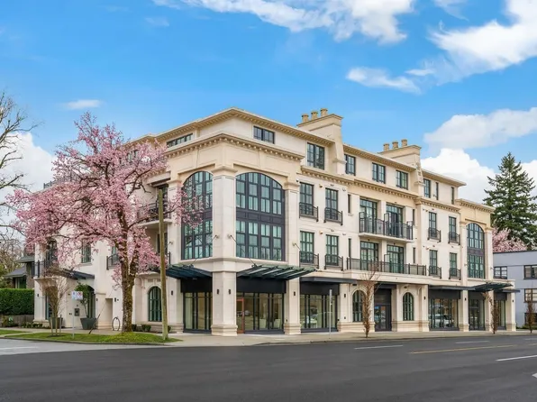 1009 Laurier Ave #204, Vancouver, BC V6H 1Y2