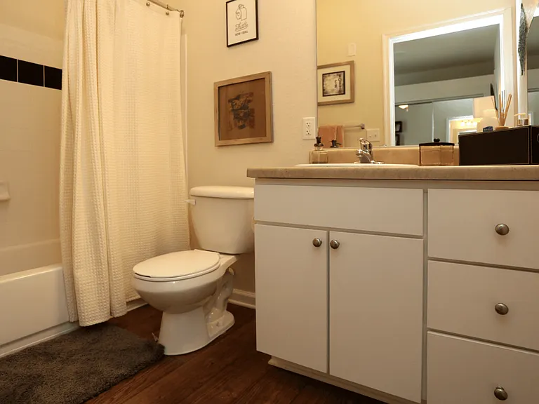 1190 Meridian Cir — Photo 16