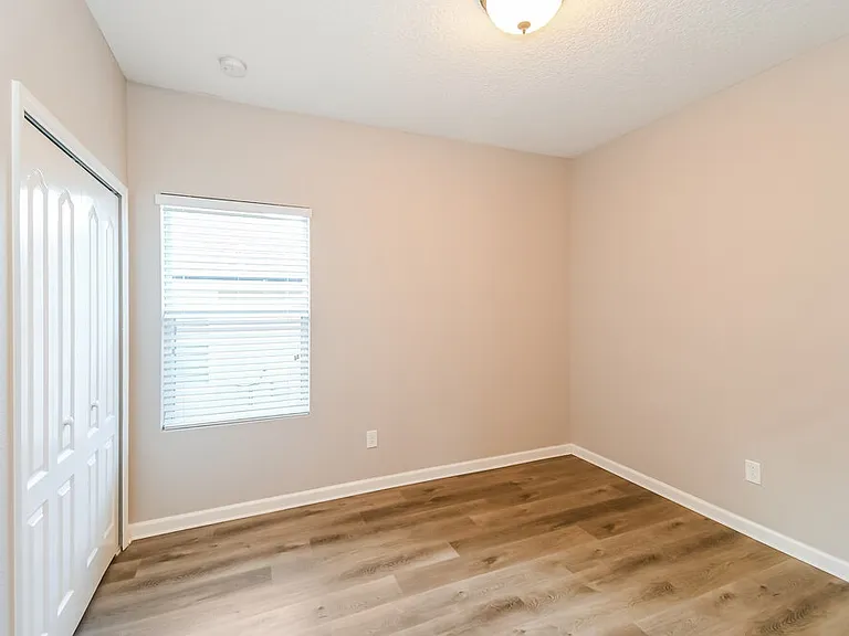 2325 Creekfront Dr — Photo 14