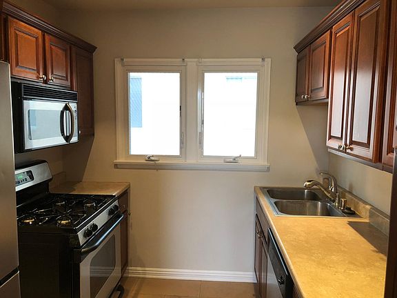 5th image of 1013 N La Jolla Ave #1015-1/2