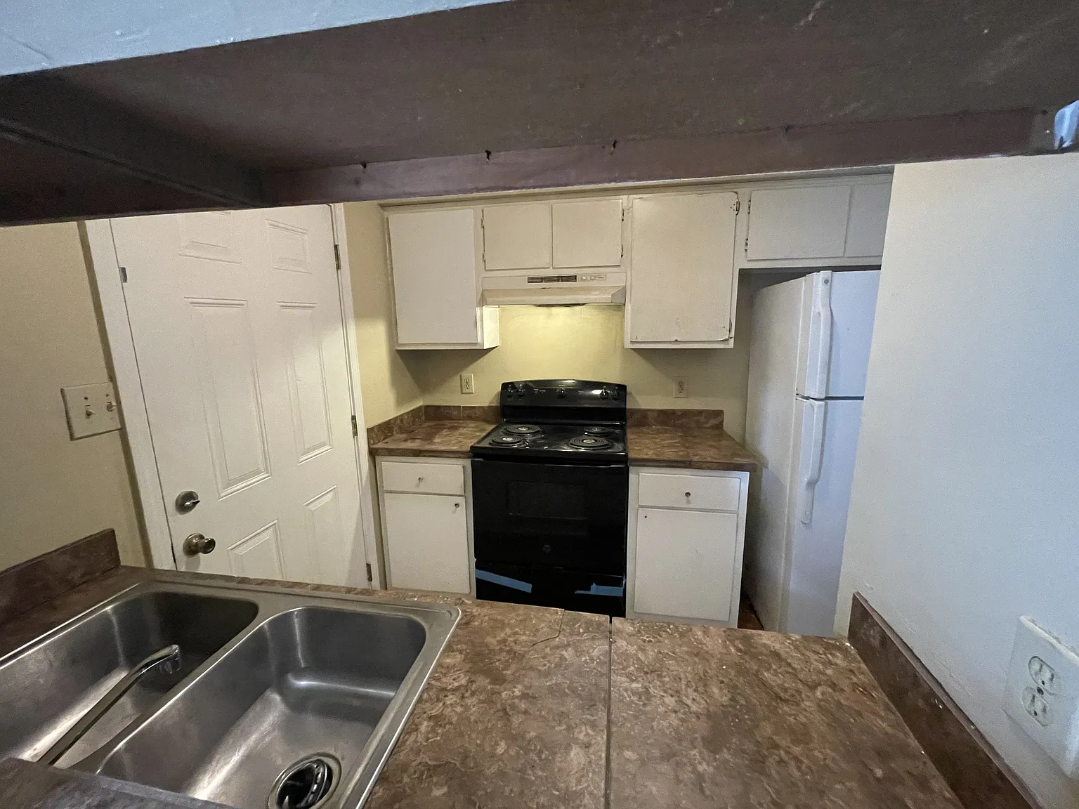 1643 Cedar Lake Drive - C — Photo 4