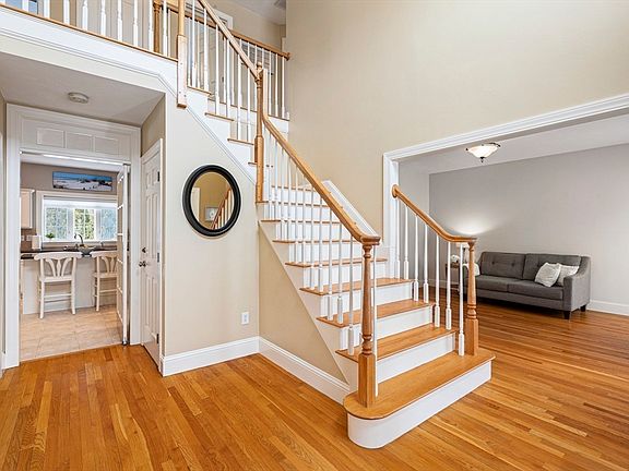 3rd image of 5 Apple Rock Rd