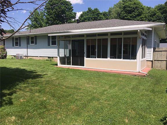 4th image of 309 Essex St