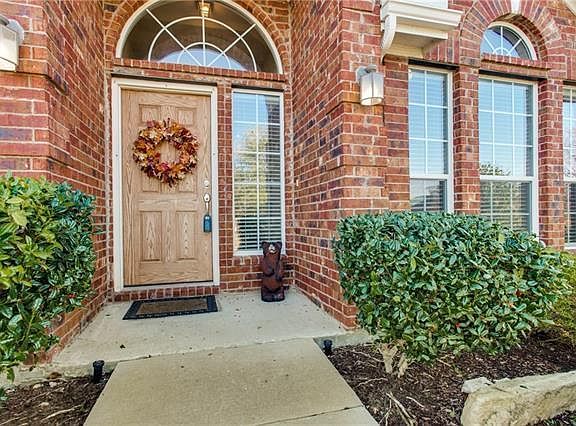 2nd image of 3863 Colonnade Grove Dr