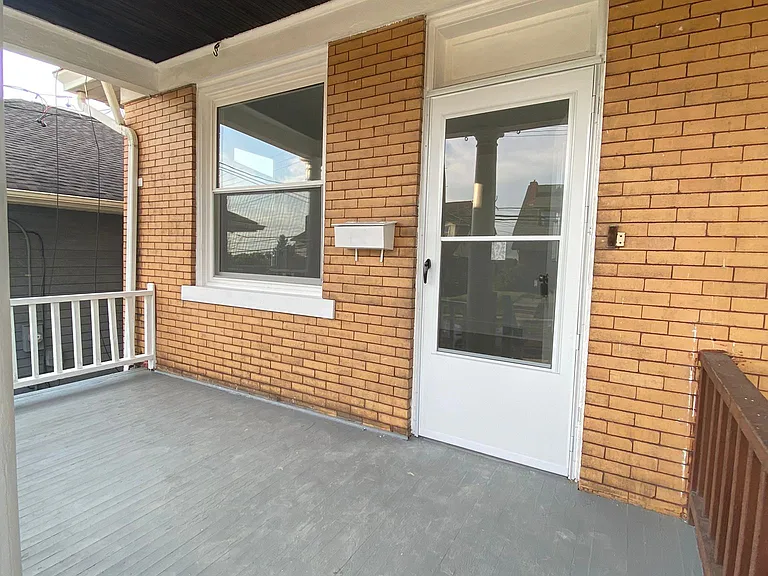 52 Amherst Ave — Photo 2