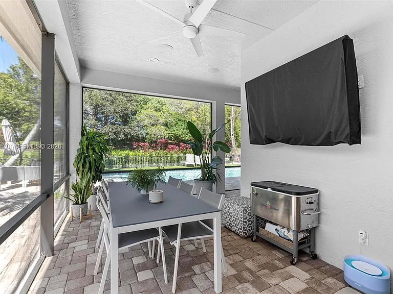 10185 Cameilla St — Photo 38