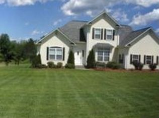 106 Woodland Dr, Northampton, MA 01062