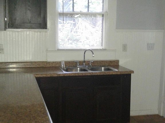 2nd image of 141 Weymouth St