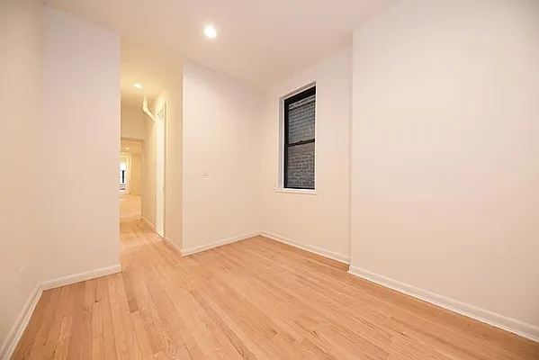Rented by Buchbinder & Warren | media 45
