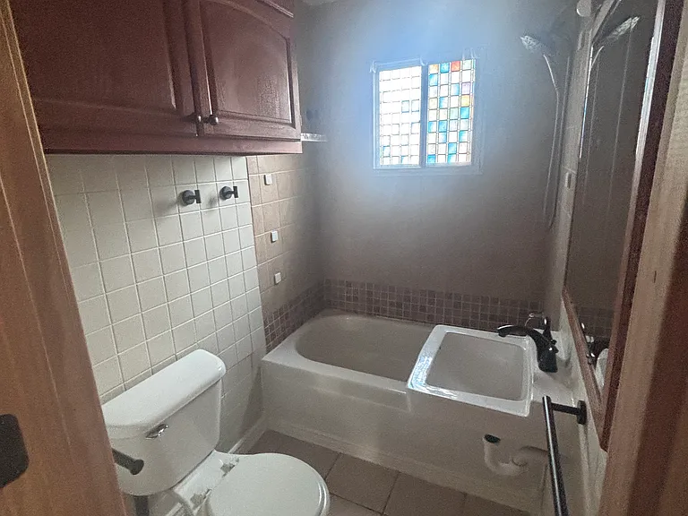 213 E Farmer St — Photo 9
