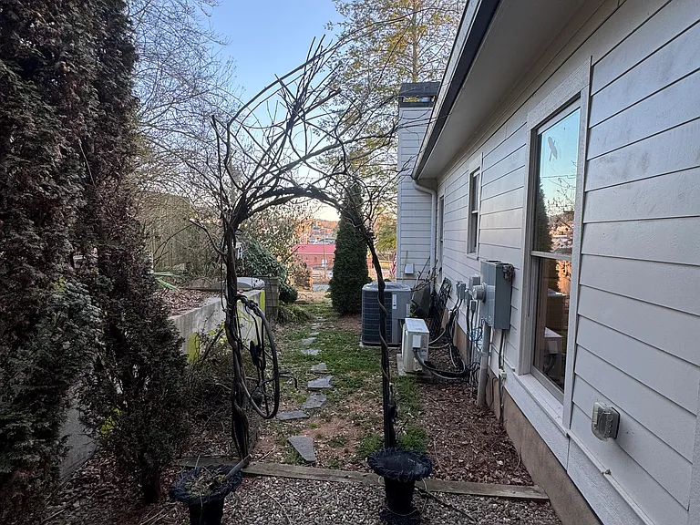 104 Hamby St — Photo 50