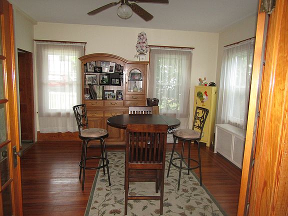 5th image of 97 Robinson Ave