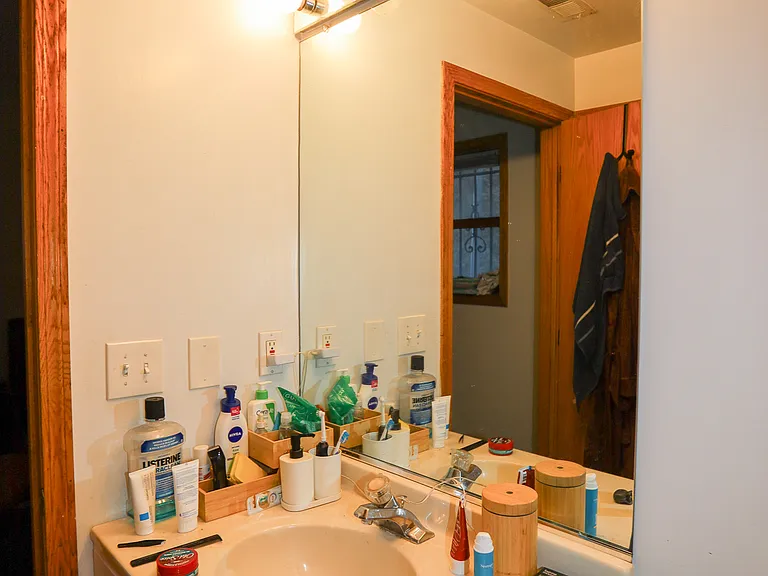 1940 W Diversey Pkwy #2W — Photo 12