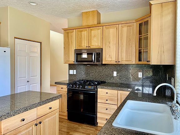 5th image of 3513 SE 175th Ave
