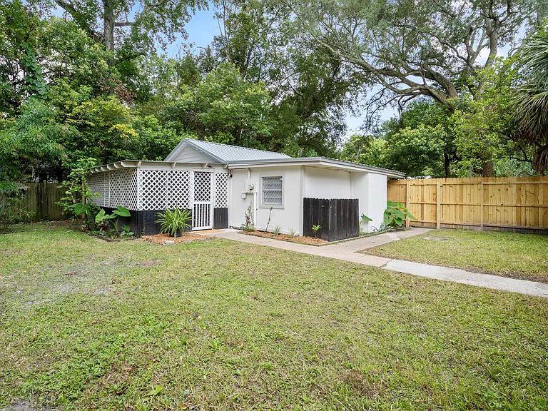 2344 Bethune Ave — Photo 11