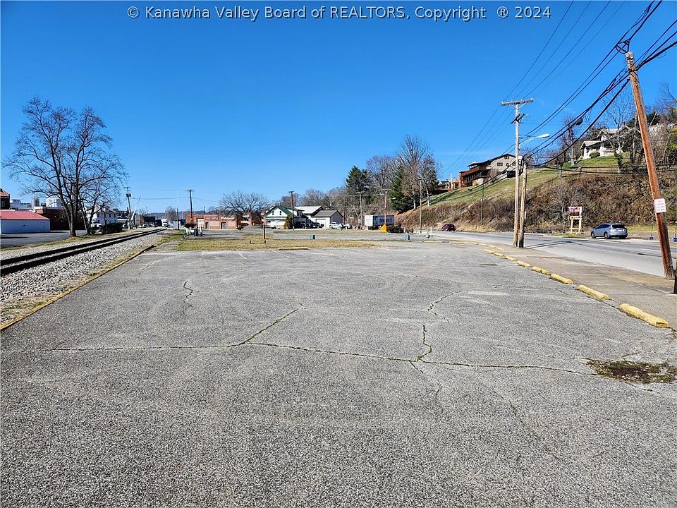 1st image of 527 Washington St W