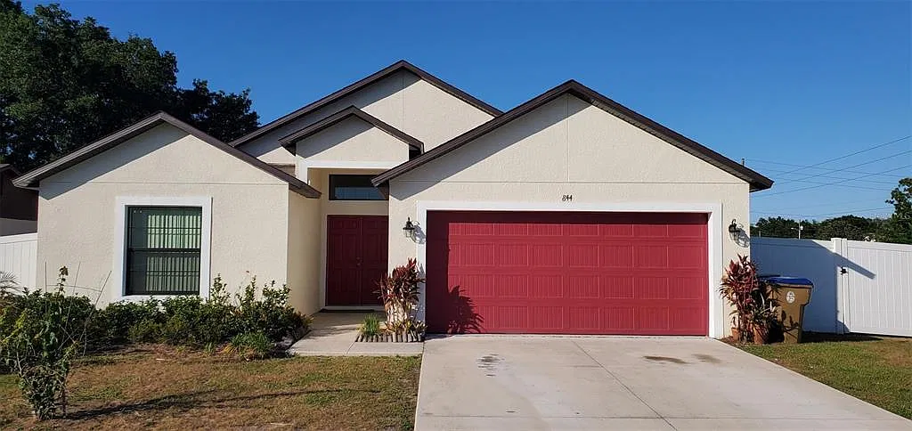 4 bed, 2.5 bath, 1844 sqft, $2,150 — Photo 1