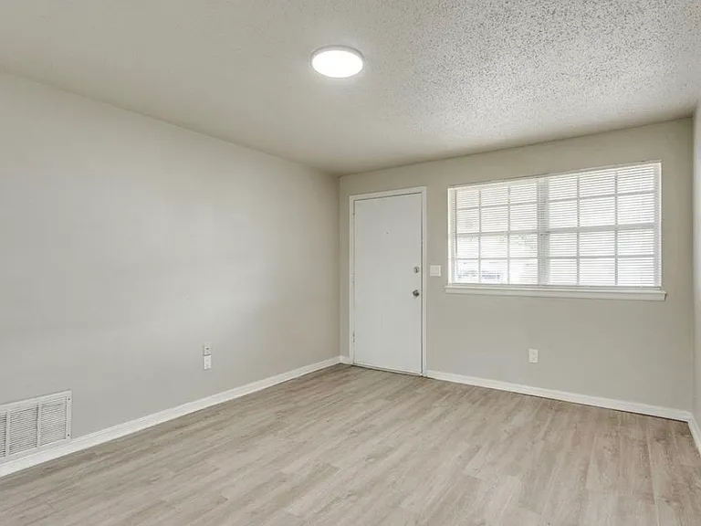 2908 SW 62nd St — Photo 6