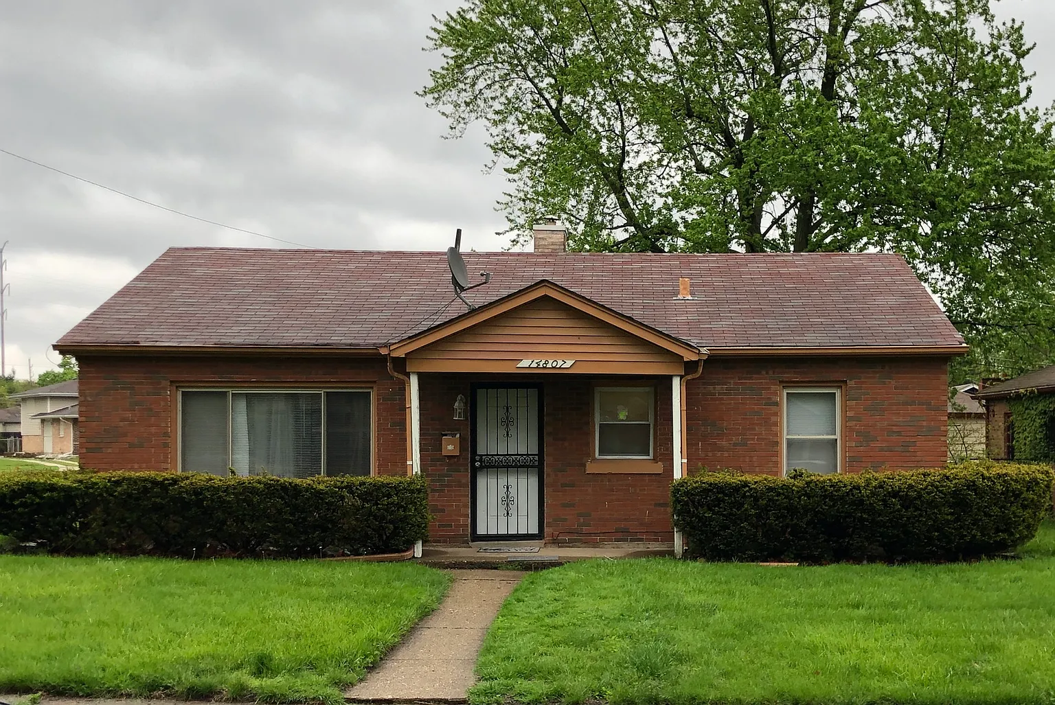 14807 Champlain Ave photo 1