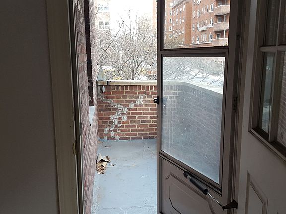 5th image of 6864 Yellowstone Blvd APT A10