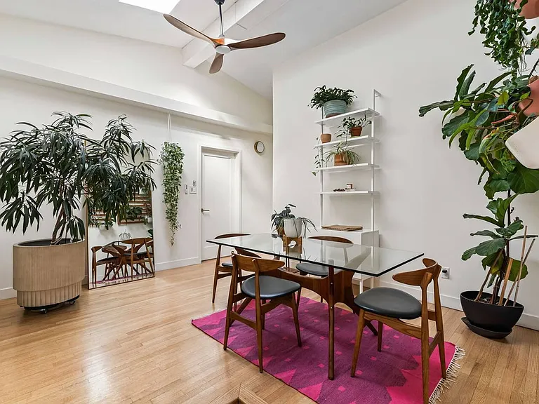 3795 Fredonia Dr — Photo 19