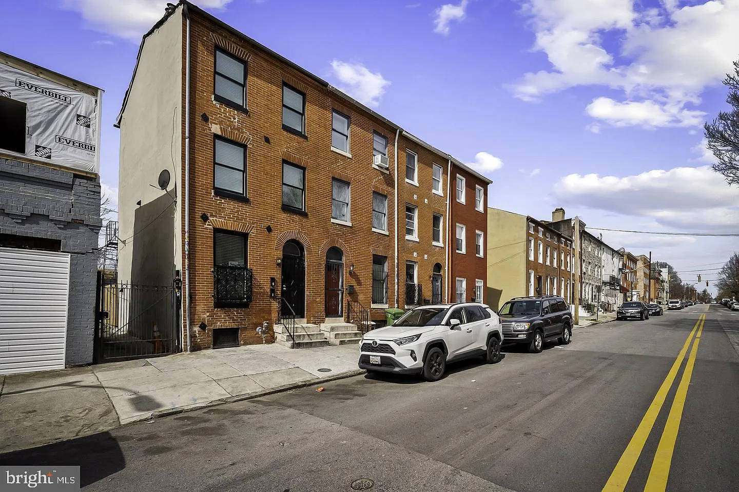 1 bed, 1.0 bath, 1690 sqft, $1,200 — Photo 1
