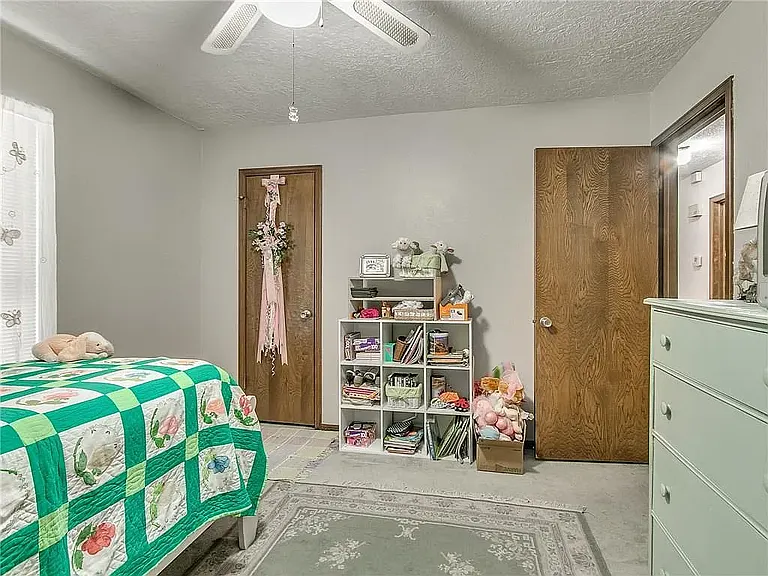 2308 Houston Ave — Photo 16
