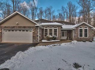 5307 Conoquenissing Dr, Pocono Lake, PA