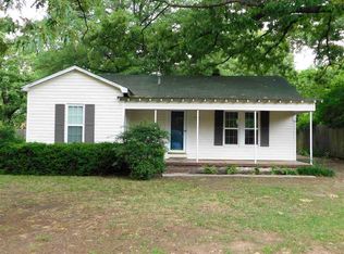 708 Oakhill Rd, Texarkana, TX 75501