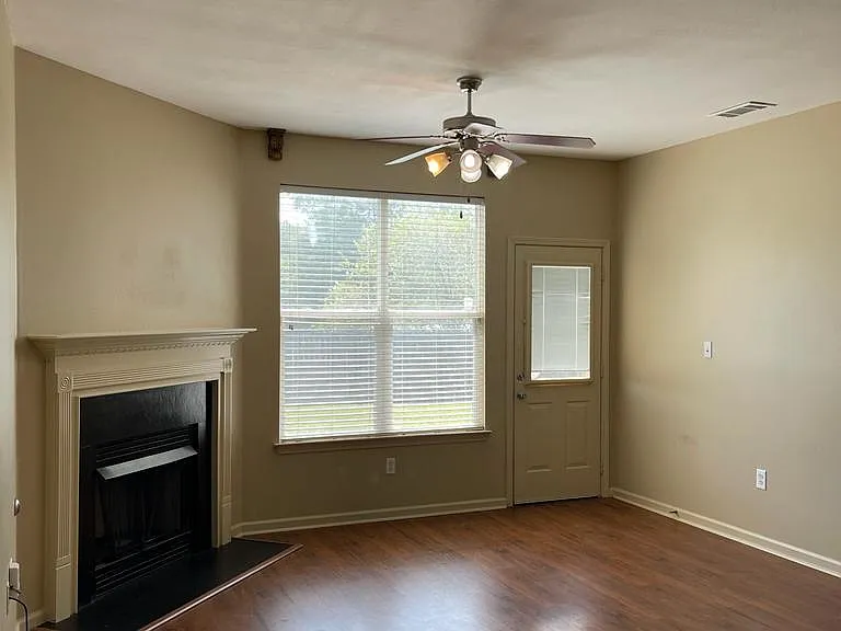 10037 Sandhill Ct — Photo 7