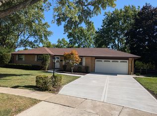 537 E Willow Ct, Palatine, IL 60074