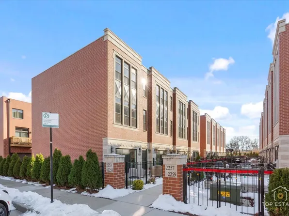 2253 W Coulter St APT 1, Chicago, IL 60608