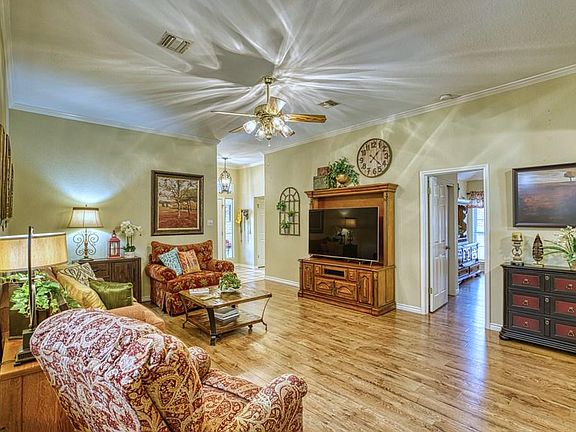 4th image of 234 Oak Hill Dr