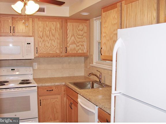 3rd image of 315 S Valley Forge Rd APT 11