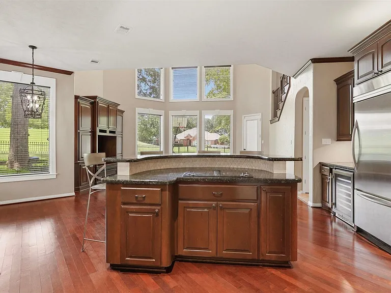 79 Melrose Dr — Photo 12