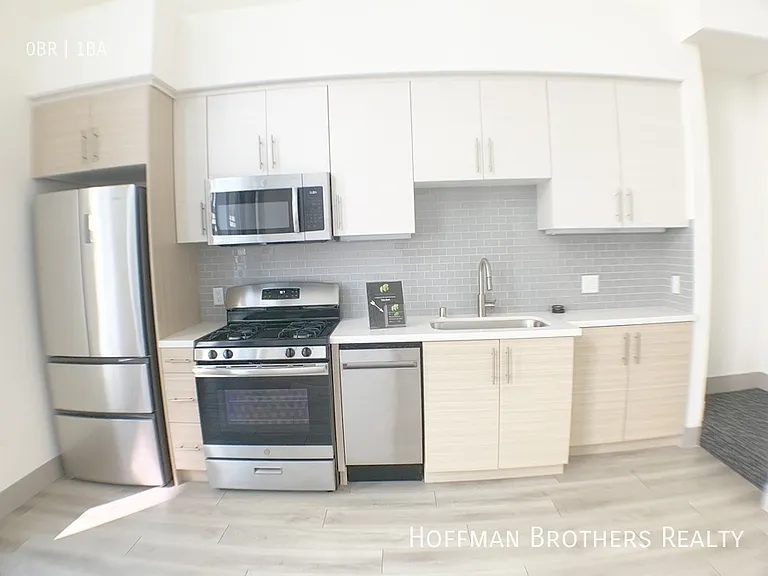 1037 S Hobart Blvd #301 — Photo 3