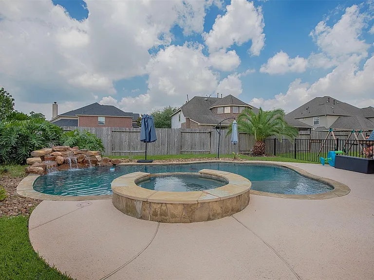 2110 Stonehollow Ct — Photo 26