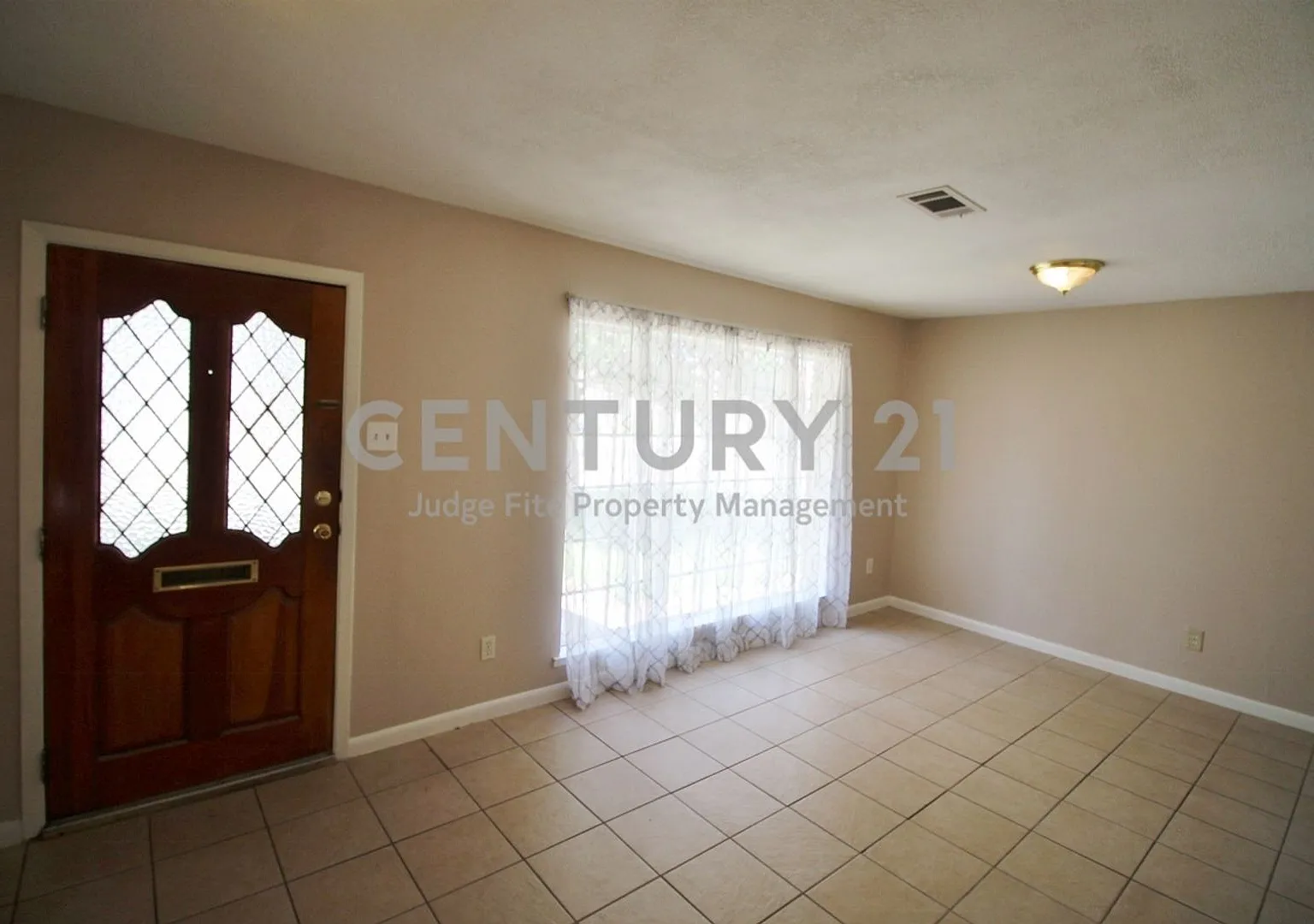 Updated 3/2/2 Situated on Corner Lot in Lancaster Ready For Move-In! — Photo 4