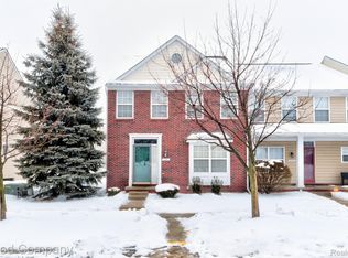 240 Stonegate E, Pontiac, MI 48341