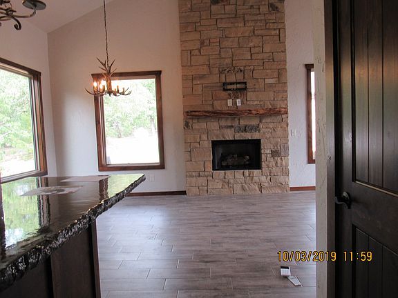 5th image of 521 NW Eagles Landing Pl