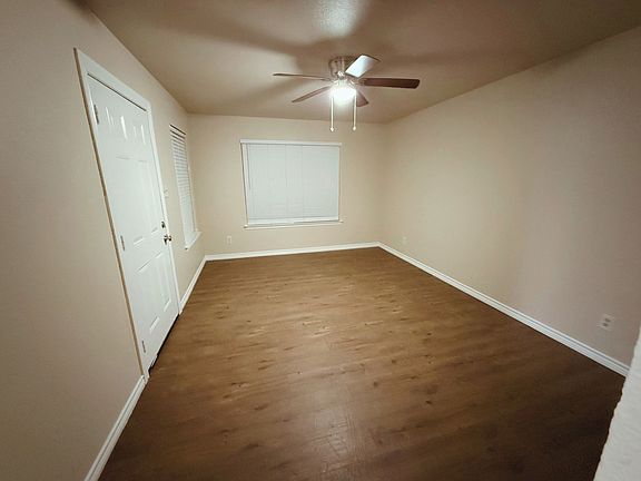 3rd image of 600 Gardenview Cir
