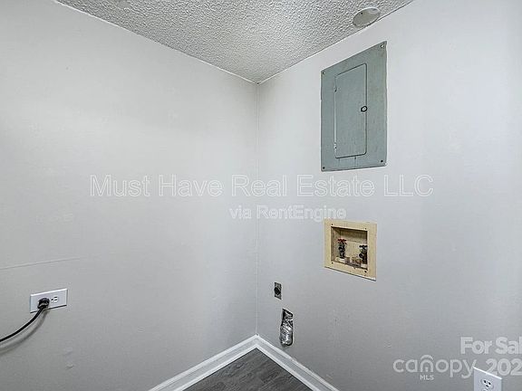 4th image of 1051 3rd St SE #1055