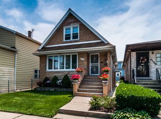 6151 W Giddings St, Chicago, IL 60630